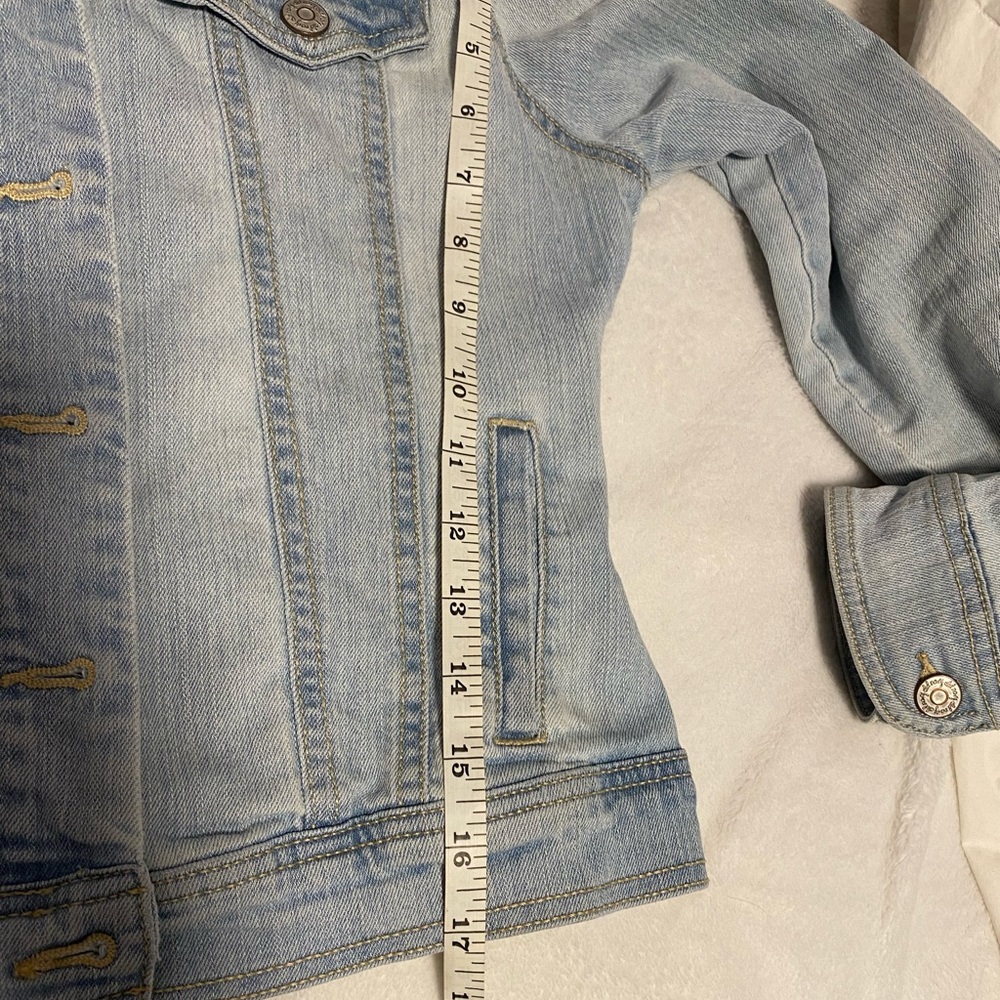 Denim jacket. - Picture 5 of 7